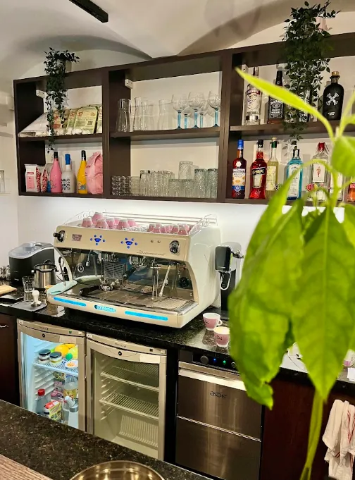 Kávovar a bar v Galerce